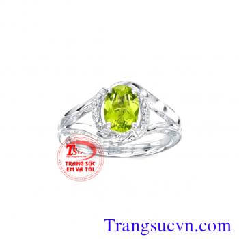 Nhẫn nữ vàng trắng peridot đẹp