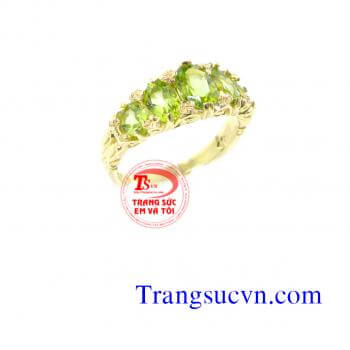 Nhẫn peridot thiên nhiên vàng tây