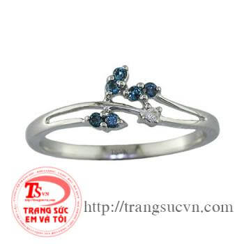 Sản phẩm bền đẹp, bảo hành uy tín, giao hàng trên toàn quốc. Nhẫn sapphier nữ