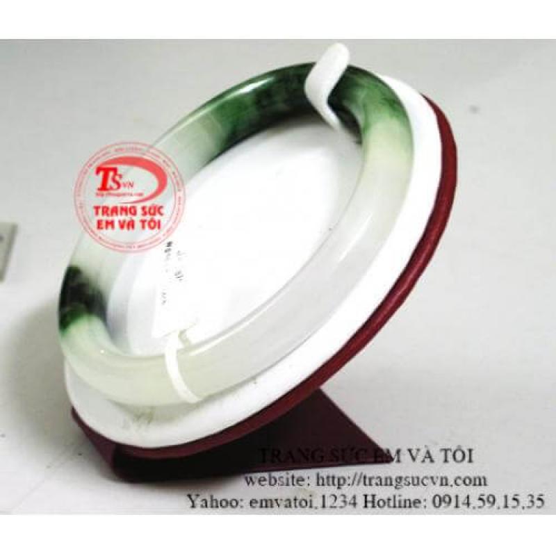 Vòng jadeite thiên nhiên bản tròn