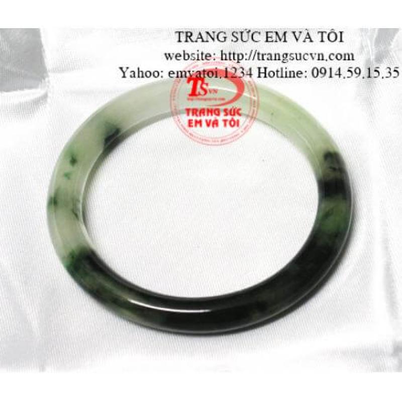 Vòng ngọc cẩm thạch duyên dáng