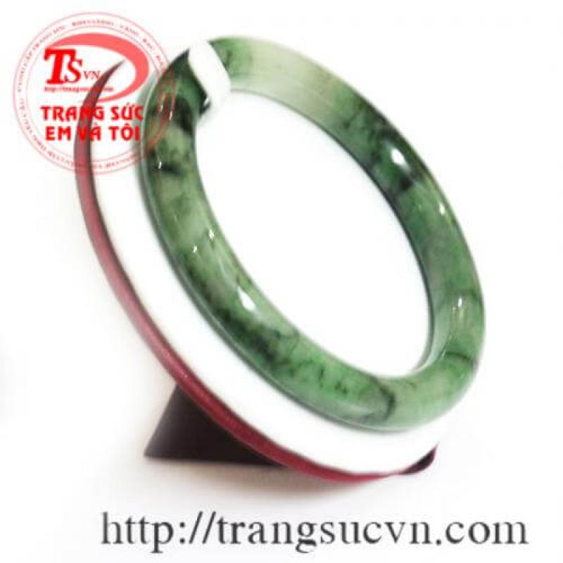 Vòng ngọc đẹp tự nhiên 