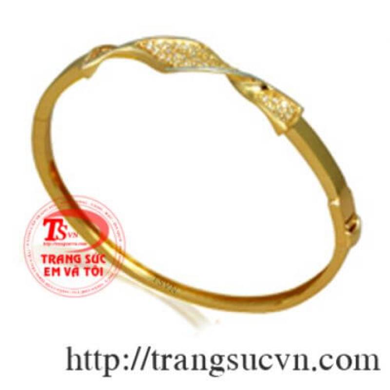 vòng tay vàng tây gắn kim cương
