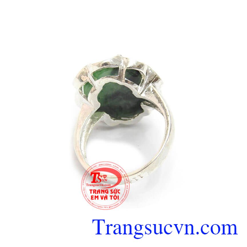 Nhẫn nữ bạc sang trọng là sản phẩm nữ sang trọng, tinh tế, được chế tác từ bạc 925. Nhẫn nữ bạc sang trọng, giao hàng nhanh trên toàn quốc.