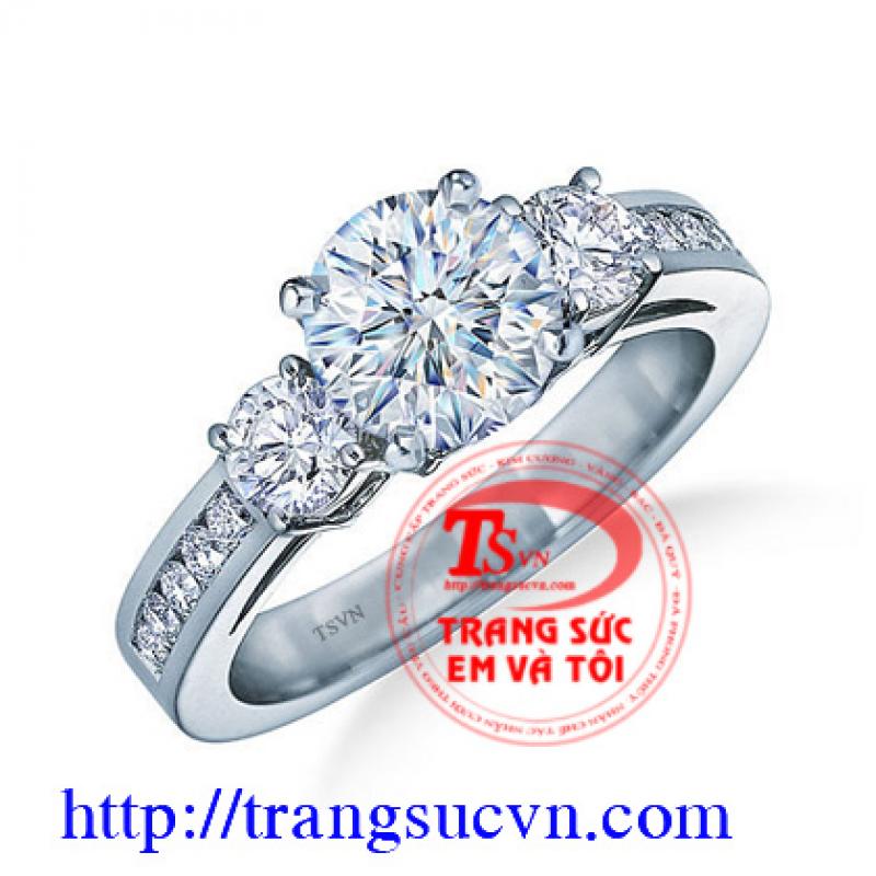 Đinh hôn nhẫn kim cương