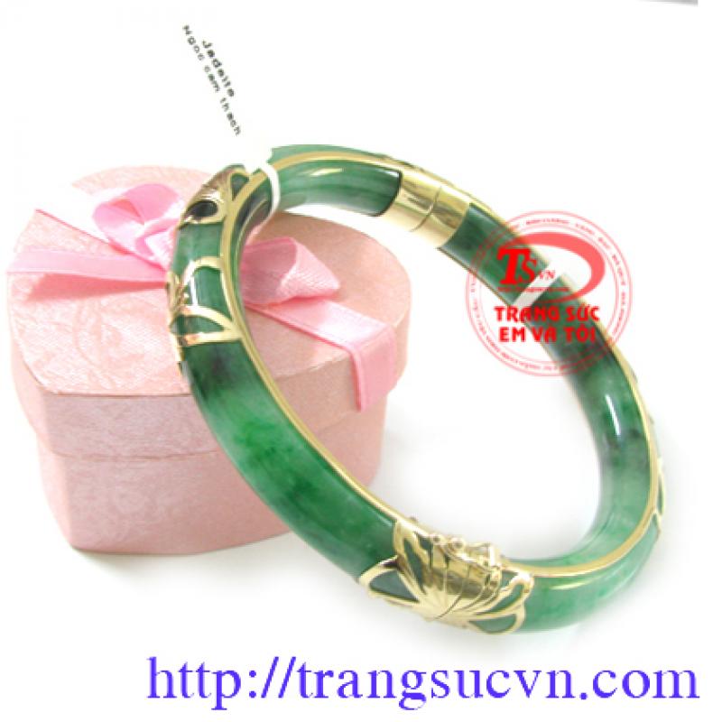 Vòng ngọc bọc vàng tây