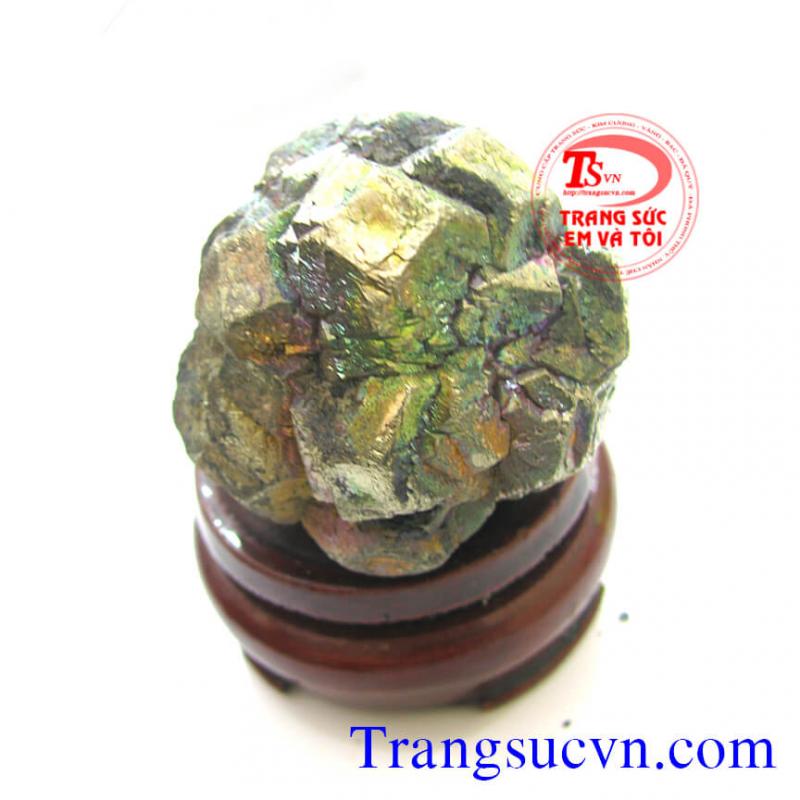 Đá pirit vàng găm