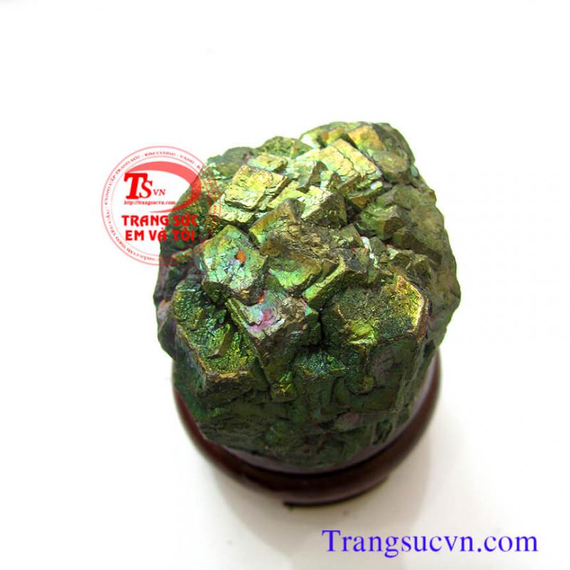 Viên đá vàng găm