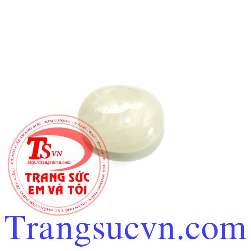Đá quý Saphir trắng lục yên