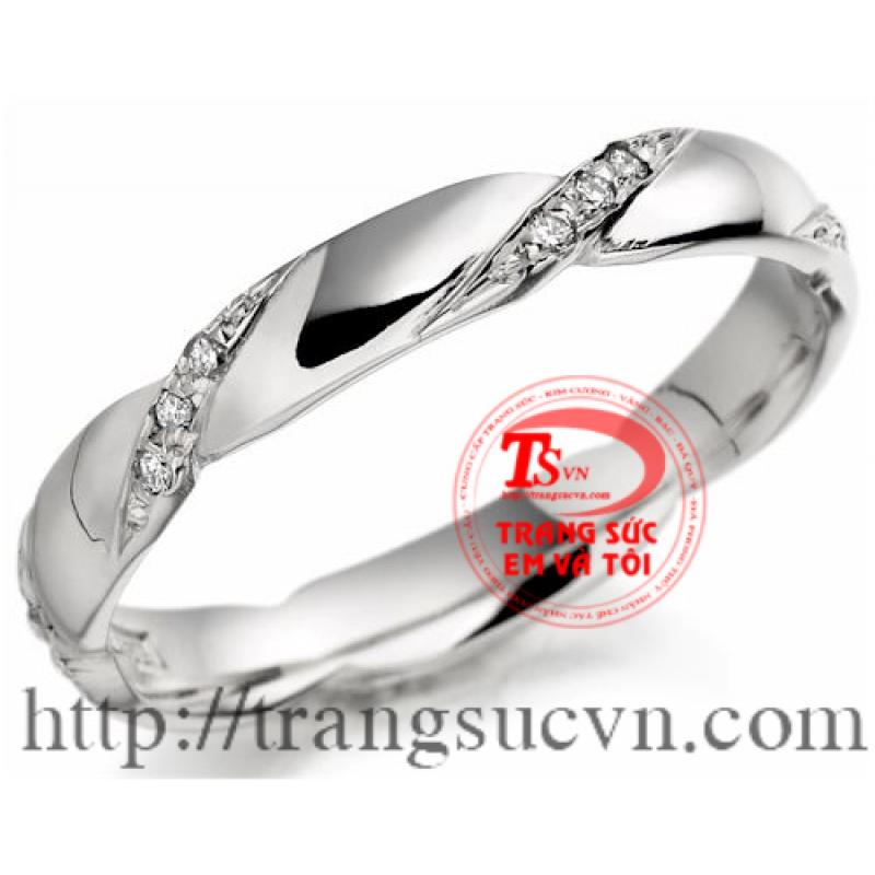 Nhẫn đính hôn kiểu cách