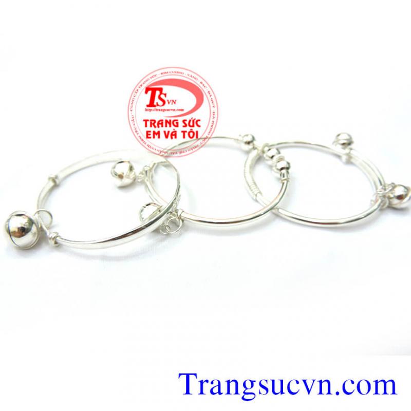 Lắc bạc cho trẻ con