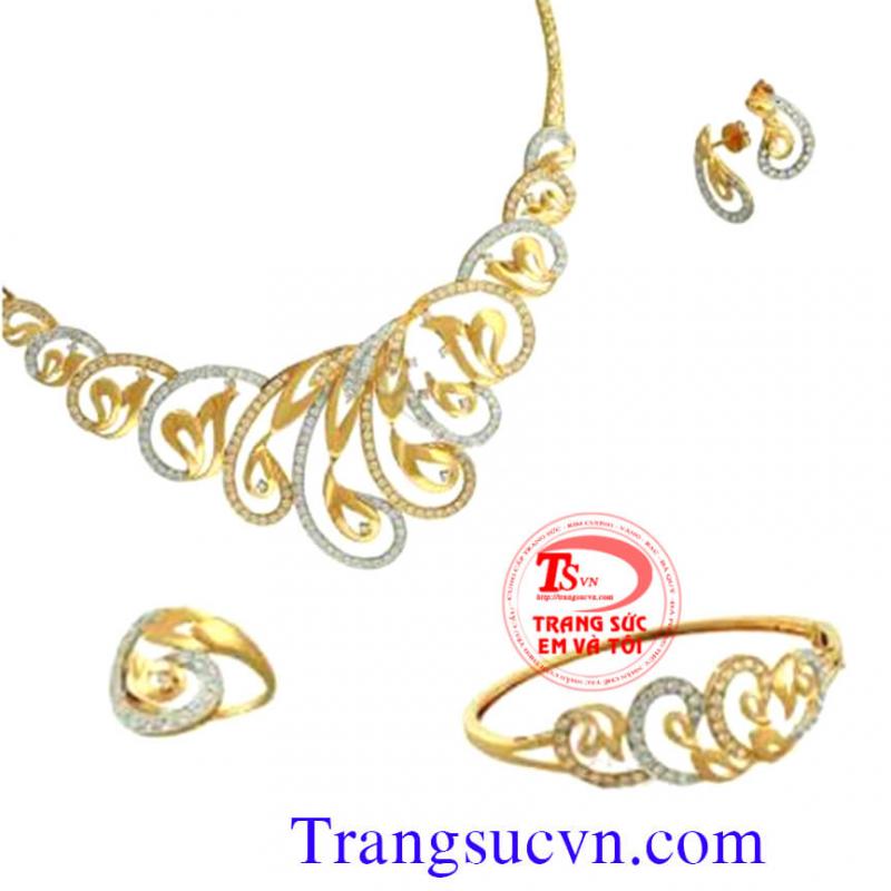 Nữ trang đính kim cương