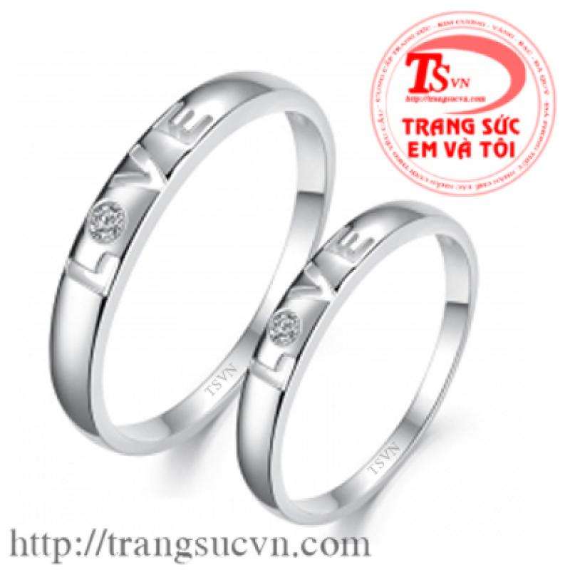 Nhẫn cưới khắc chữ