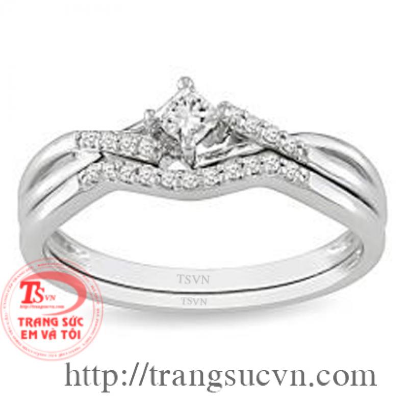 Nhẫn cưới kim cương sáng bóng