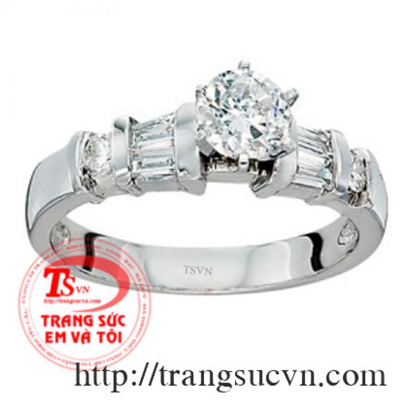 Nhẫn đính hôn đẹp tráng lệ