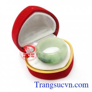 Nhẫn Jadeite thiên nhiên