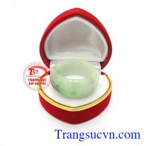 Nhẫn Jadeite thiên nhiên