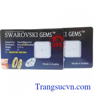 Kim cương nhân tạo gắn răng