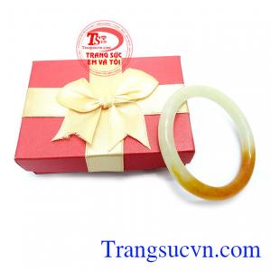 Vòng ngoc cẩm thạch màu vàng