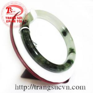 Vòng ngọc jadeite phong cách