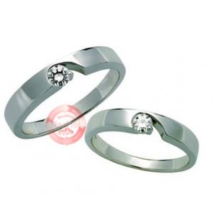 Vàng trắng gắn kim cương thiên nhiên