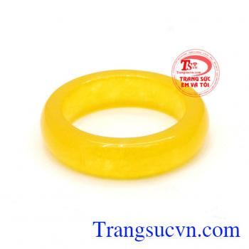Nhẫn cẩm thạch màu vàng