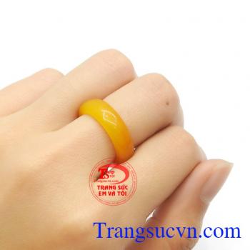 Nhẫn cẩm thạch mệnh kim