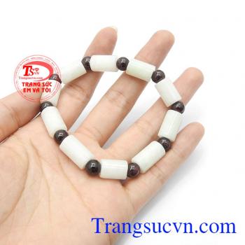 Chuỗi cẩm thạch trắng độc đáo