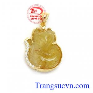 Mặt dây hồ ly xinh xắn là sản phẩm thạch anh tóc thiên nhiên bọc vàng 14k,Mặt dây hồ ly xinh xắn