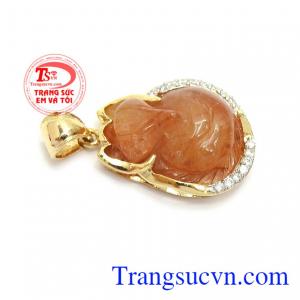 Thạch anh tóc mang lại nhiều năng lượng và may mắn cho người đeo,Mặt dây hồ ly bọc vàng