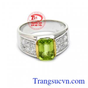 Nhẫn nam peridot sang trọng