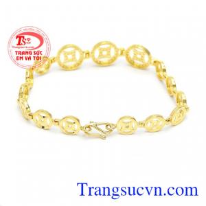 Sản phẩm kim tiền mang ý nghĩa hút về tài lộc về. Lắc tay kim tiền may mắn