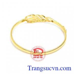 Sản phẩm đẹp, được phái nữ ưa thích. Vòng tay vàng xinh xắn