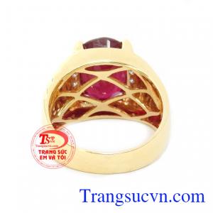 Nhẫn ruby lịch lãm