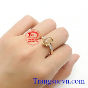 Nhẫn nữ thạch anh tóc nNhẫn nữ thạch anh tóc nhỏ xinhhỏ xinh