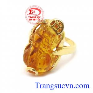 Nhẫn Nữ Tỳ Hưu Phú Quý