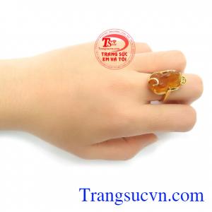 Nhẫn Nữ Tỳ Hưu Phú Quý