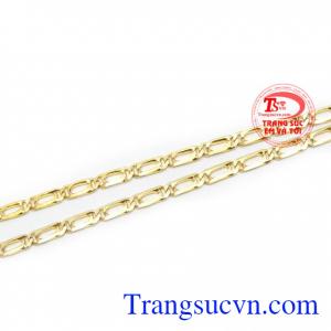 Dây chuyền nữ vàng tây quý phái kết hợp cùng mặt dây chuyền nữ tinh tế và quyến rũ