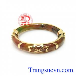 Đeo hợp phong cách phái đẹp. Vòng Ngọc Bọc Vàng Bình An