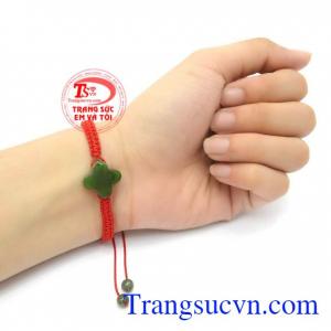 Dây tết cỏ 4 lá may mắn là sản phẩm handmade xinh xắn, ngọc cẩm thạch thiên nhiên