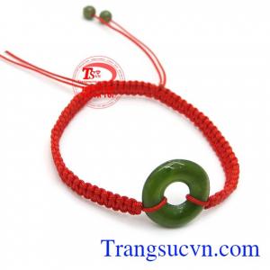 Ngọc cẩm thạch đem lại sự an tâm và làm giảm bớt lo lắng, cân bằng của nó làm cho nó hài hòa tất cả các khía cạnh của cuộc sống, làm cho người đeo cảm thấy tích cực hơn, hạnh phúc, tràn đầy năng lượng, tự tin và khỏe mạnh hơn.