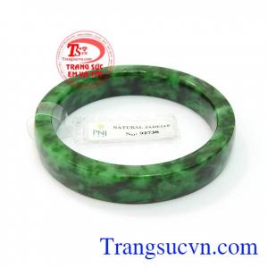 Vòng ngọc bản vuông thiên nhiên đẹp, đeo hợp thời trang và phong thủy