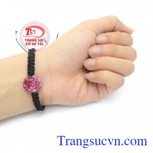 Vòng dây tết ruby thiên nhiên là sản phẩm vòng tay handmade đẹp, tinh tế