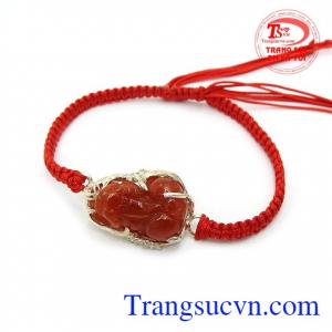 Vòng dây tết tì hưu mệnh hỏa là sản phẩm ngọc cẩm thạch đẹp, tinh tế