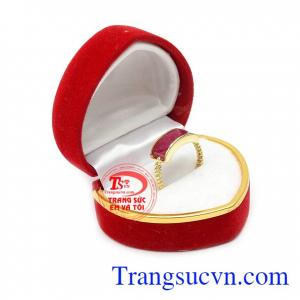 Nhẫn ruby cá tính