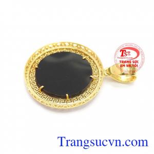 Mặt dây vàng phi mã là sản phẩm mặt dây ngụa vàng 10k, sản phẩm được chế tạo theo công nghệ 3D mới, sản phẩm tinh tế sang trọng