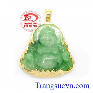 Mặt Phật Di Lặc Bình An rong phong thủy là biểu tượng mang lại may mắn, tài lộc, bình an và hạnh phúc, mặt phật phù hợp với nhiều kiểu dáng dây chuyền khác nhau