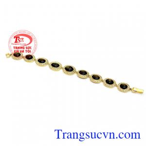 Mặt trong của lắc tay