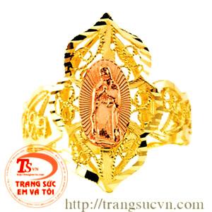 Nhẫn khắc hình chúa