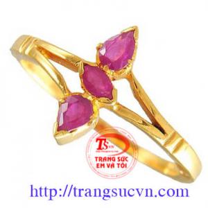 Vòng tay vàng ruby sang trọng